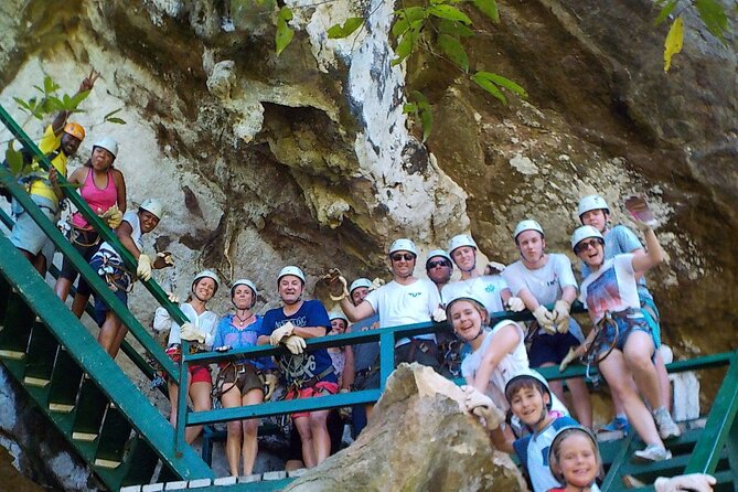 16 Lines Zipline, Cave and Mud Spa Combo Tour with Lunch in Fiji - Lunch at the zipline course