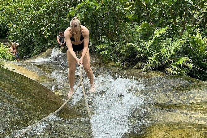 7 Hour Sticky Waterfall and Zipline Adventure - How the cancellation rule affects your planning