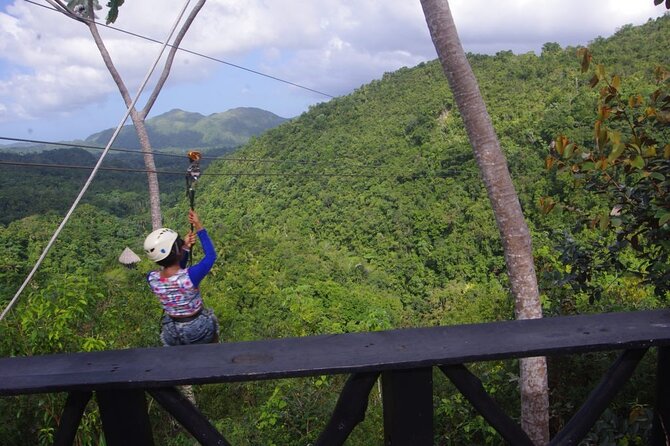 Adrenaline of Zipline el Valle from Samana Special for little cruisers - Getting ready for the first platform