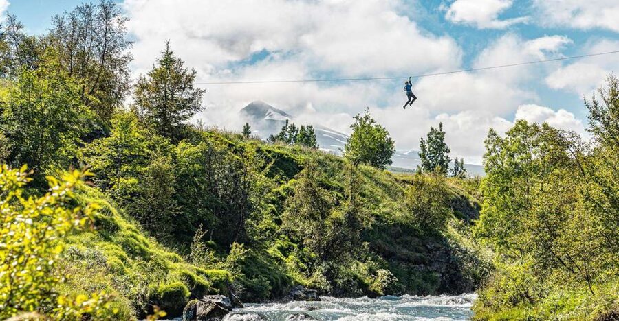 Akureyri: Zipline Tour - What the guides add to the experience