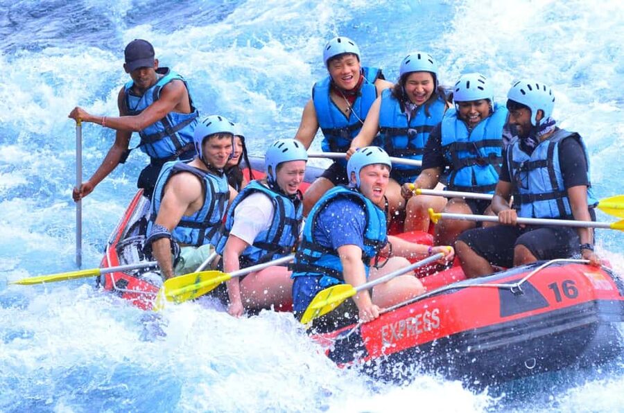 Alanya/Antalya: Buggy, Jeep, Rafting, & Zipline Tour + lunch - The first river section brings the quickest thrills