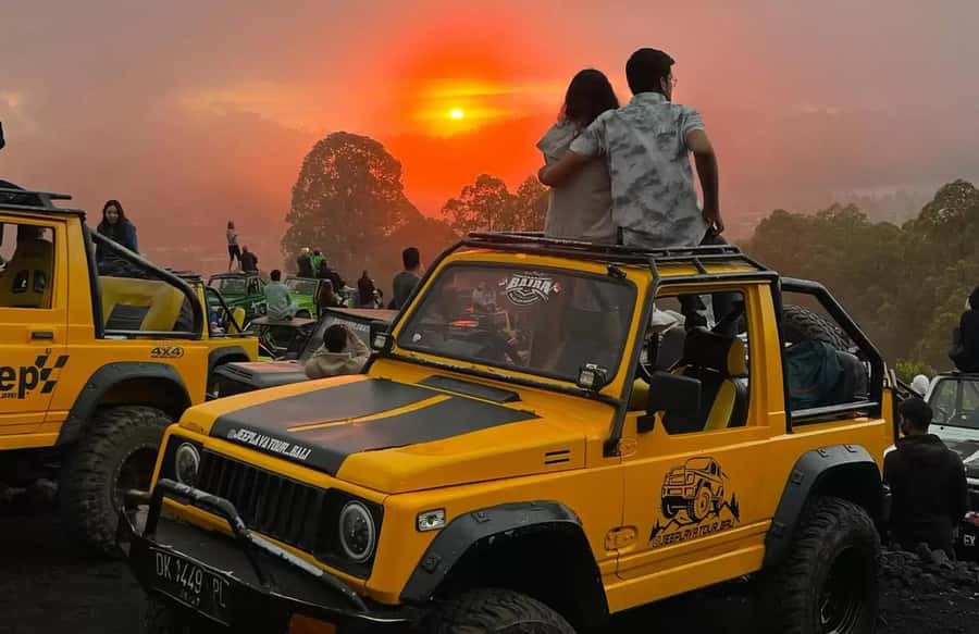 Bali: Mount Batur Jeep Sunrise Tour & Ubud Zipline Adventure - A pre-dawn start from Bali’s south coast