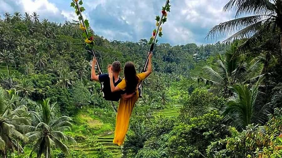 Bali: Ubud Day Tour with Swing and Zipline - Swing Heaven brings the photo-friendly excitement