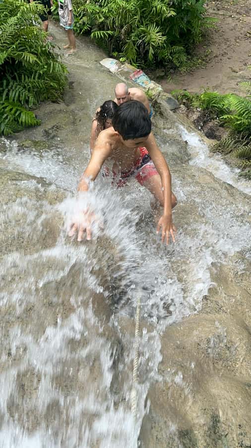 Chiang Mai: Sticky Waterfall and Zipline Adventure Day Trip - A 45-minute lunch break in Mae Taeng