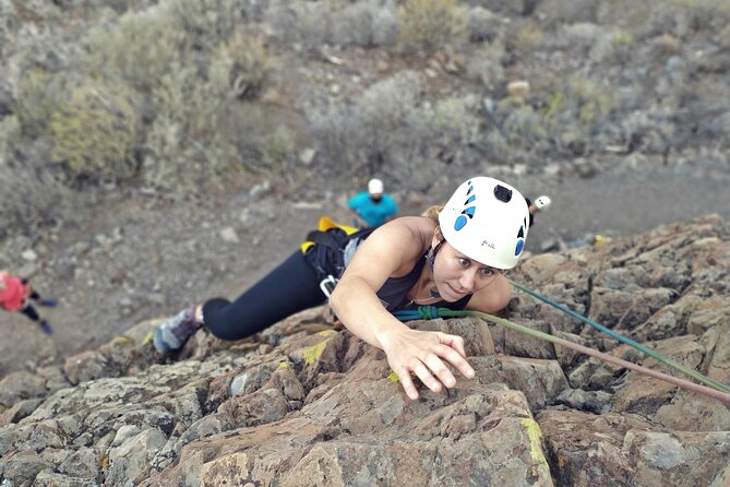 Climbing + Zipline + Via Ferrata + Cave. Adventure route in Gran Canaria - A 50-meter zipline to finish the route