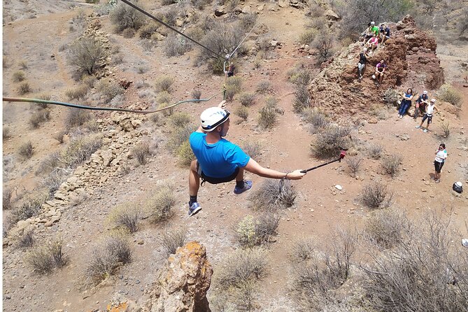 Climbing + Zipline + Via Ferrata + Cave. Adventure route in Gran Canaria - What the guide adds to the experience