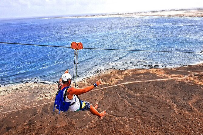 Complete Excursion and Flight on the Zipline Cabo Verde - Local drinks and snacks above the sea