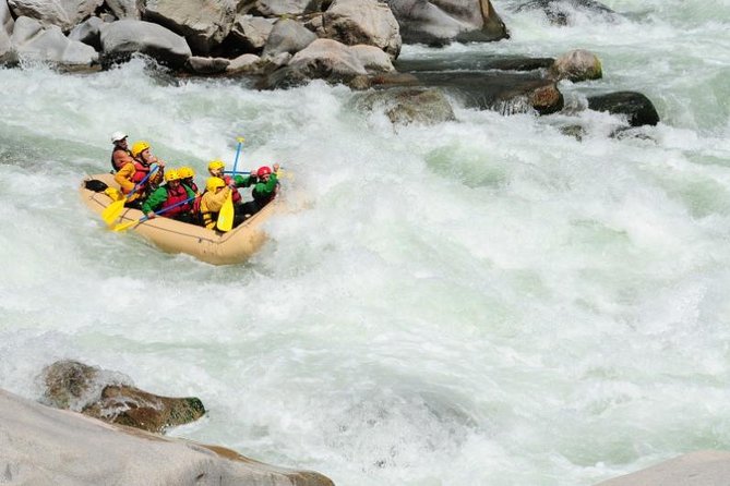 Cusco Rafting and Zipline Adventure - What the Class III to IV rafting feels like