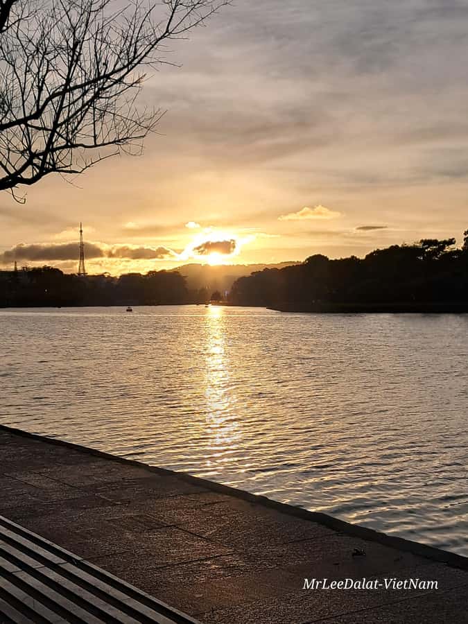 Dalat city tour by private car Combined train trip, Ziplines - Tuyen Lam Lake and Truc Lam Zen Monastery