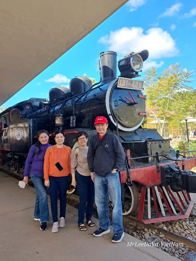 Dalat city tour by private car Combined train trip, Ziplines - Robin Hill and the 2,300-meter cable car