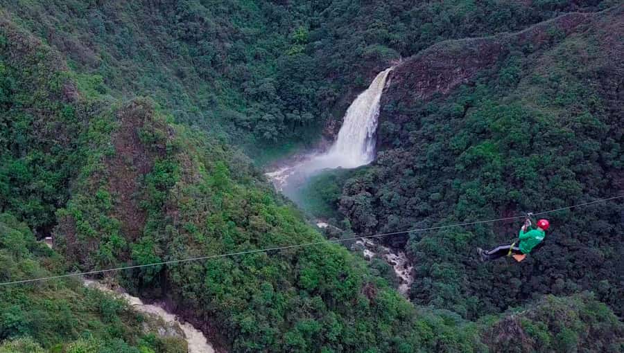 From Medellin: Epic Zipline and Giant Waterfall - The hike to the 100-meter waterfall