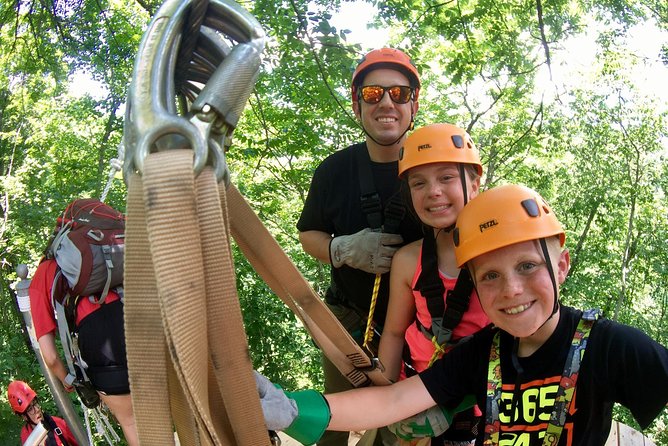 Fully Guided Zipline Canopy Tour through Kentucky River Palisades - What your guides add to the experience