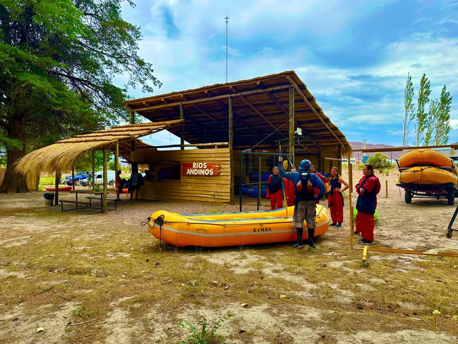 Mendoza: Trekking, Abseiling and Zipline - Lunch, drinks, and the pool at the operations base