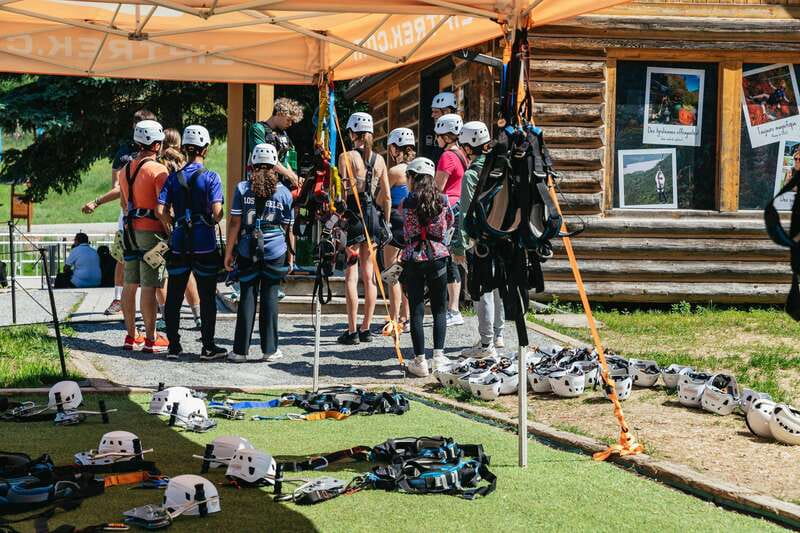 Mont Tremblant: Summit Zip-Lining Tour with 5 Zip Lines - Should you book it?