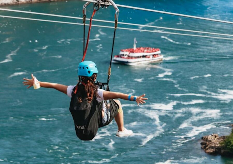 Niagara Falls, Canada: Early Bird Zip Line to The Falls - Weather, clothing, and simple preparation