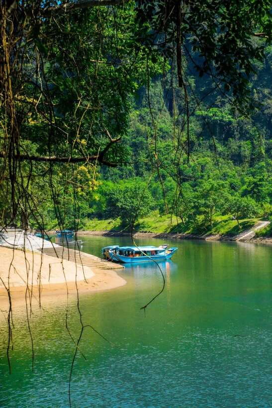 Phong Nha/Dong Hoi: Zipline Dark Cave & Phong Nha Cave Trip - Two Caves, Two Very Different Moods