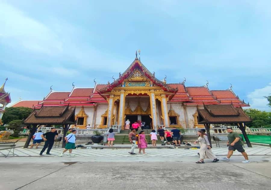 Phuket: Old Town + ATV 30Min Zipline 15Pform + Night Market - Chalong Temple adds local religious context