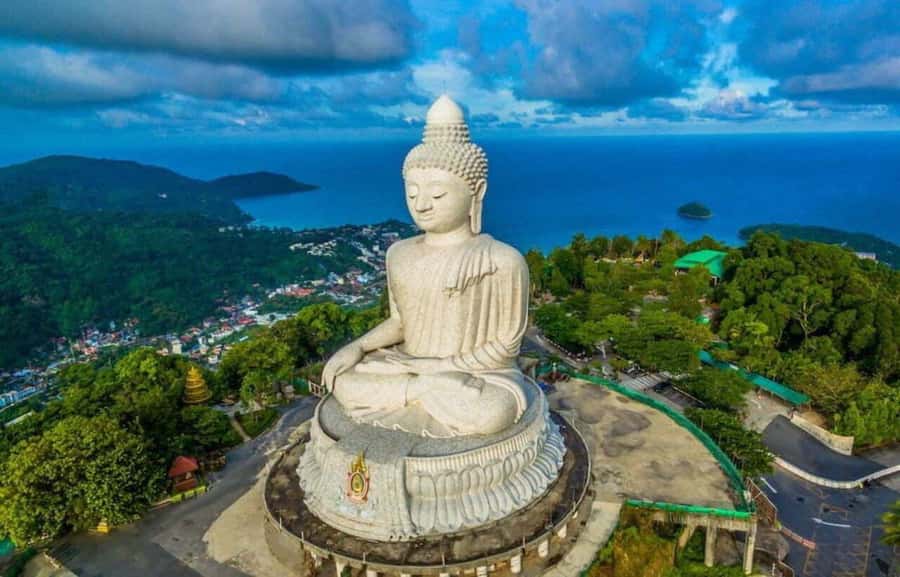 Phuket: Old Town + ATV 30Min Zipline 15Pform + Night Market - The cashew factory and souvenir shop are shopping stops