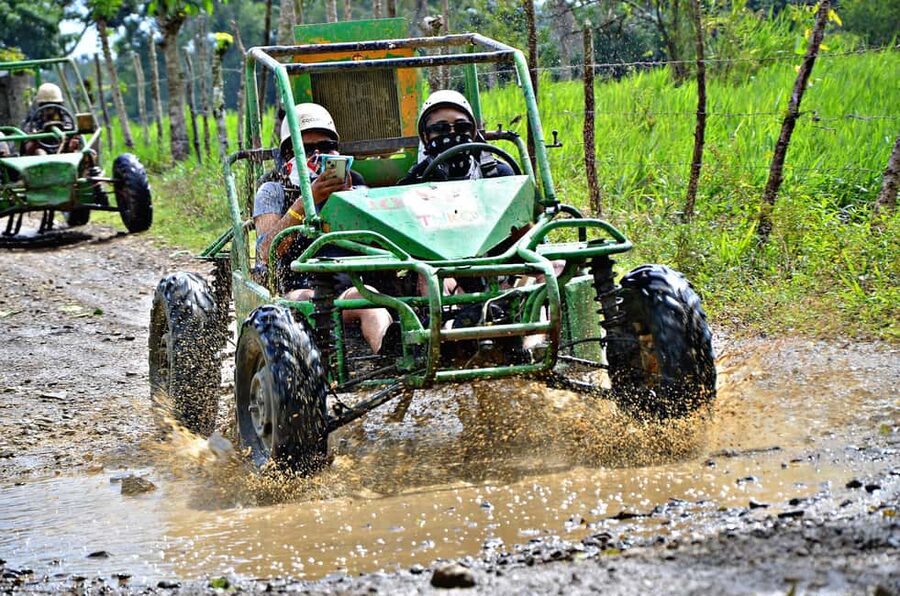 Punta Cana:Paseo en buggie ,caballo y ziplines en la selva - Horseback riding through ranches and riverbeds