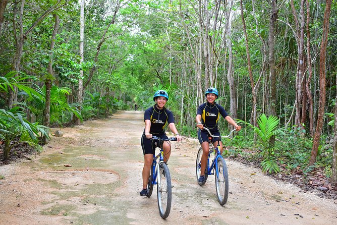 Rio Secreto Plus: Classic Tour, Bycicle, Rappel & Ziplines - Food, water, and the long wait for lunch