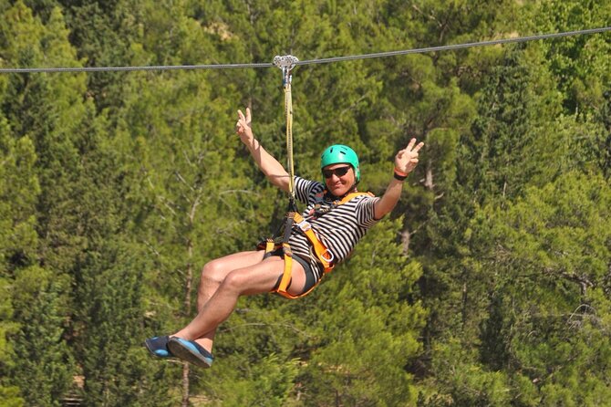 Süber combo adventure (rafting zipline bugy jeep canyon visit) - A short flight on the steel rope