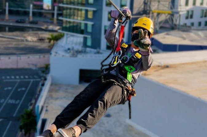 Zipline Sky Bull in Urban Environment in Toroverde urban park San Juan - Is one hour enough?