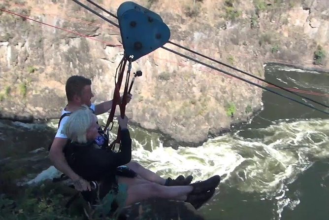 Zipline - Victoria Falls - Crossing Batoka Gorge at 106 km/h