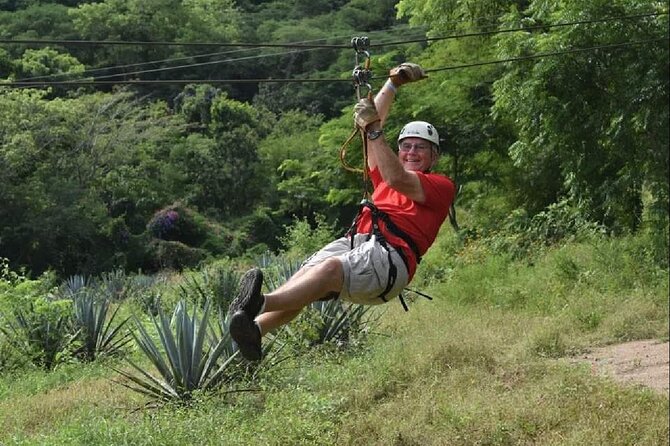 Ziplines and mezcal tasting - Los Osuna turns the afternoon toward agave